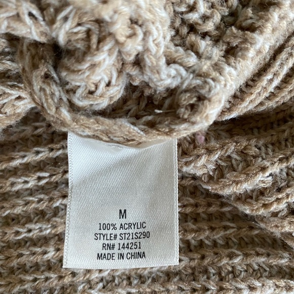 Boutique bar back sweater - Picture 5 of 5